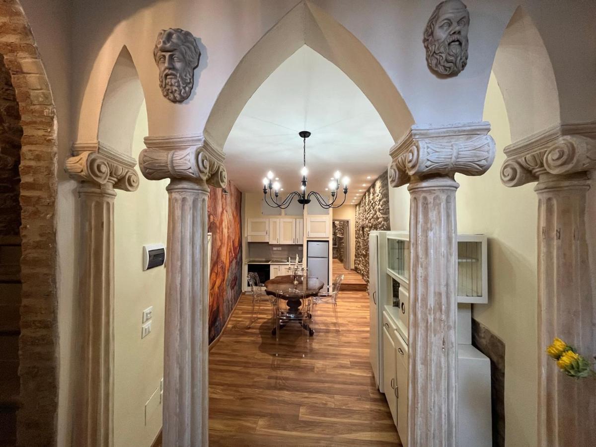Cortona Suite - The House With Well And The Frescos Palace מראה חיצוני תמונה